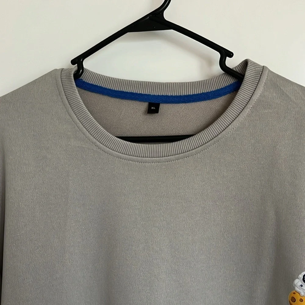Oversized grey pullover sweater